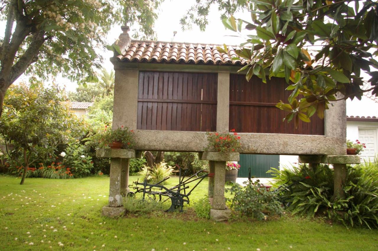ビラノーバ・デ・アロウサ Vivienda Tradicional Con Jardin Y Patio Interiorヴィラ エクステリア 写真