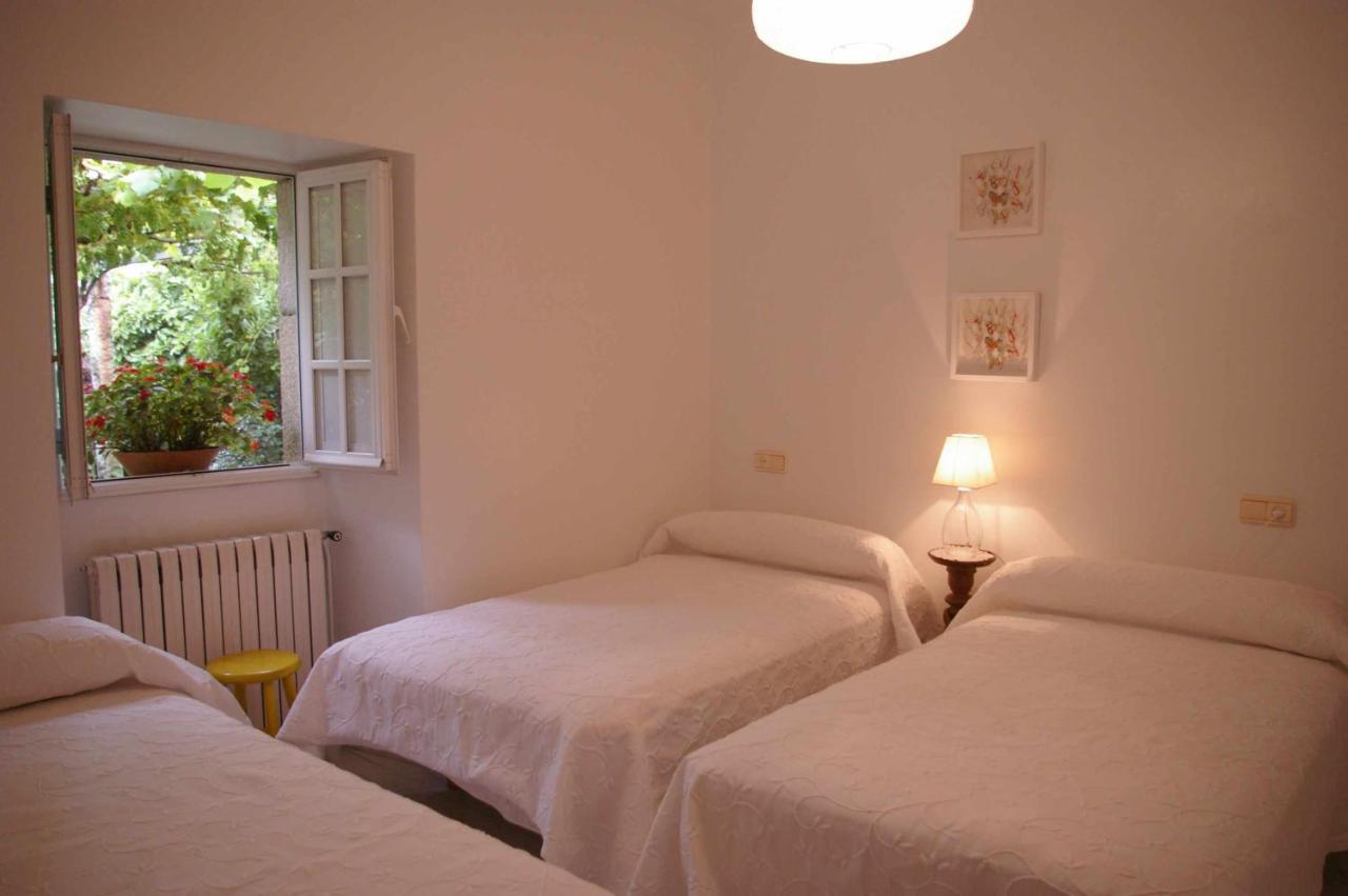 ビラノーバ・デ・アロウサ Vivienda Tradicional Con Jardin Y Patio Interiorヴィラ エクステリア 写真