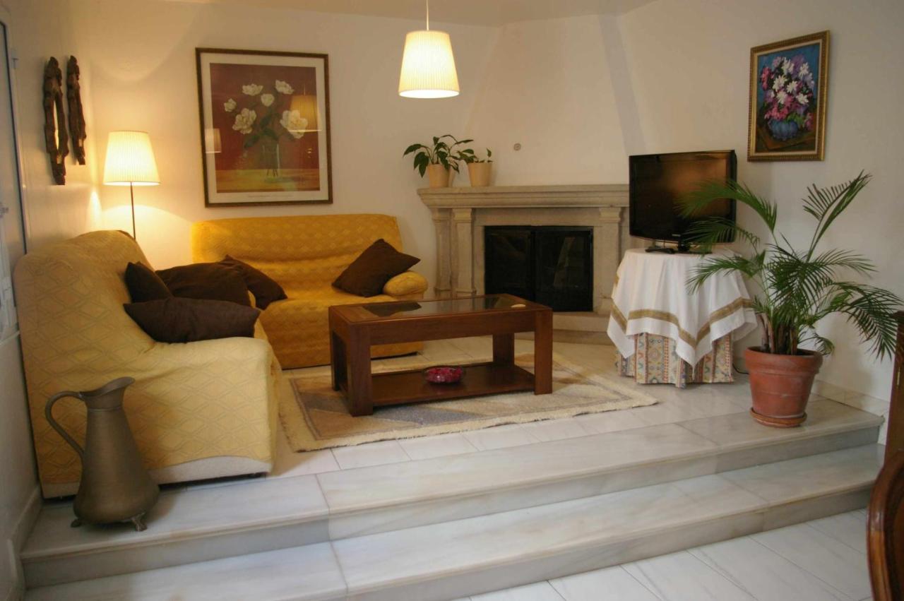 ビラノーバ・デ・アロウサ Vivienda Tradicional Con Jardin Y Patio Interiorヴィラ エクステリア 写真